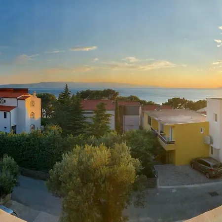 Sea View Family